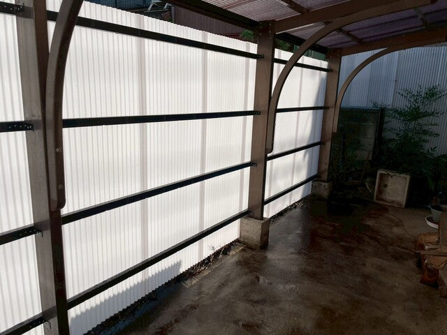 アイリスオーヤマ製ポリカ波板ヒートカットエンボス仕様の特徴や金額例