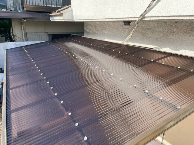 タキロンシーアイ製ポリカ波板の7尺の種類や色、価格を一挙紹介