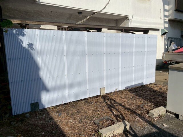 タキロンシーアイ製ポリカ波板の10尺の種類や色、価格を一挙紹介